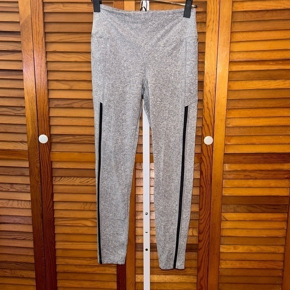 EUC PINK Active Grey Leggings Size Small - Picture 1 of 6